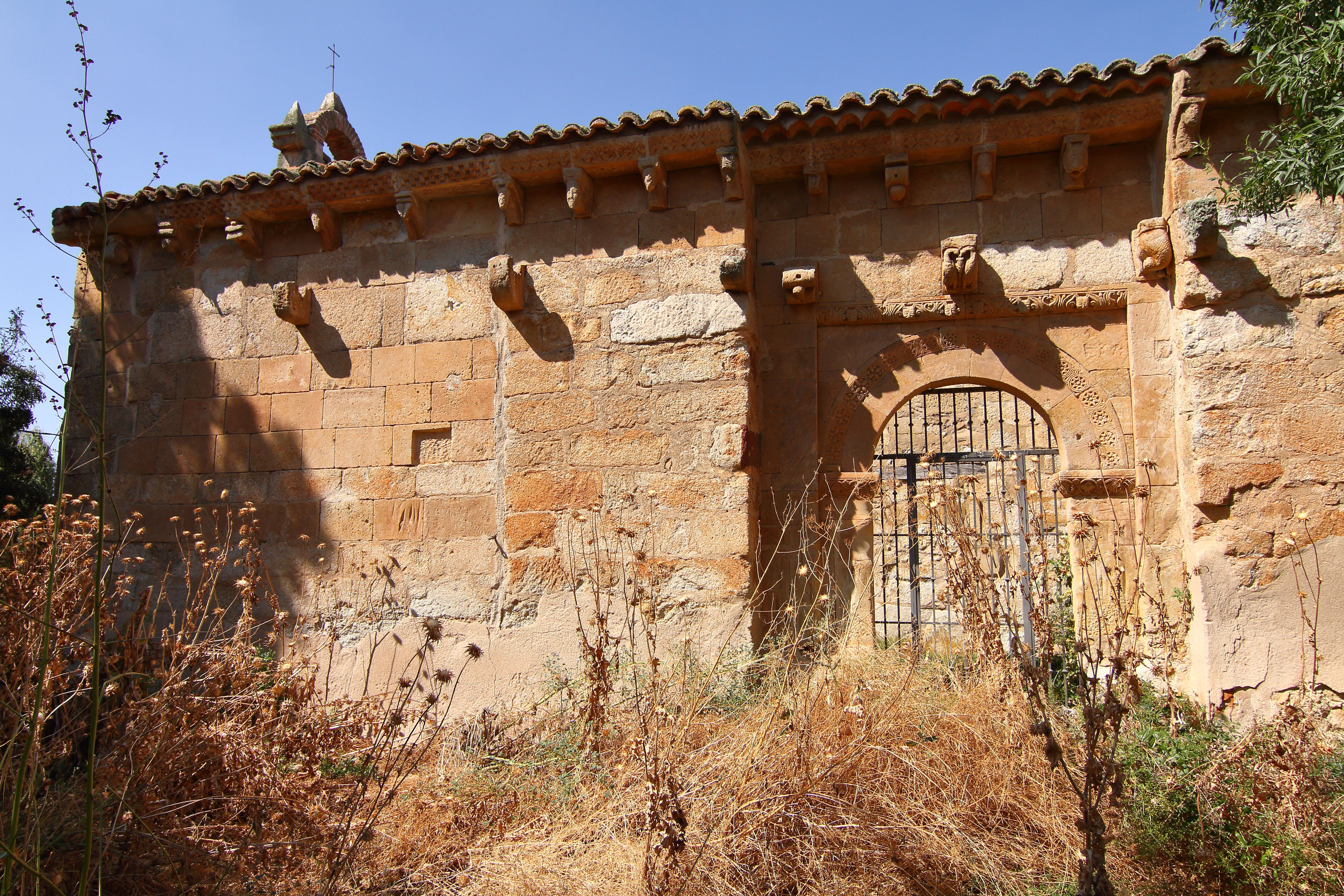Iglesia románica de Santibáñez del Río